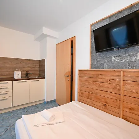 Panorama Bruck By In One 푸슈안데르글로크네르스트라세