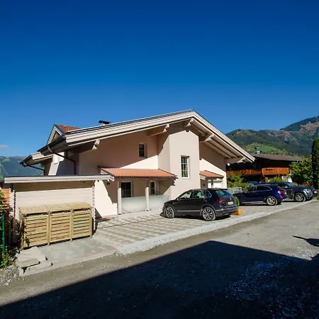 아파트 Panorama Bruck By In One 푸슈안데르글로크네르스트라세