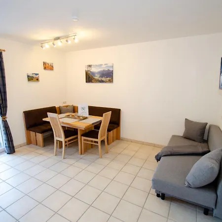 아파트 Panorama Bruck By In One *